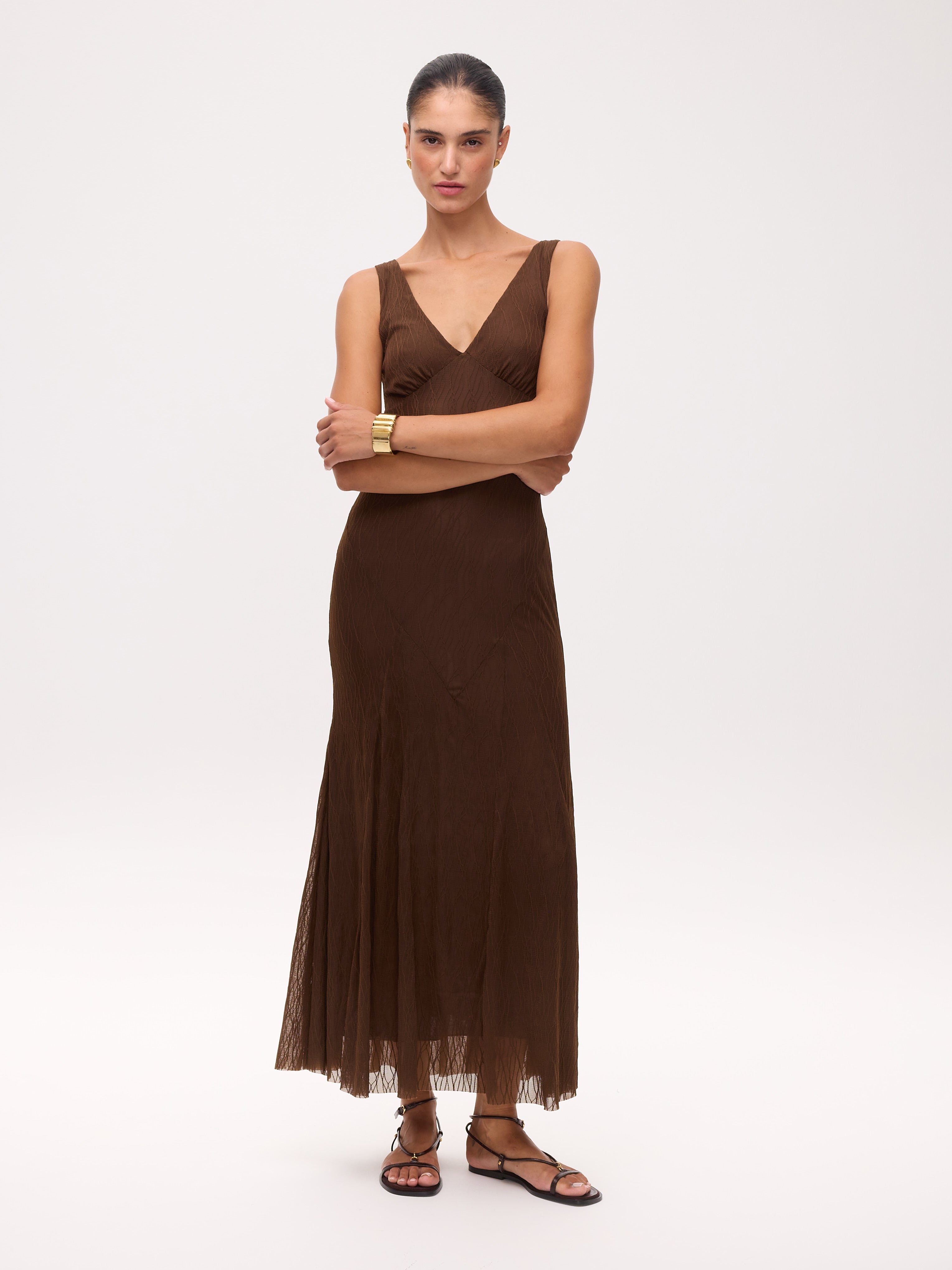 BEATRICE BROWN - Vestido tirantes punto con falda de godets, para invitadas de boda, fiesta y eventos de primvera y verano. MIOH es la marca española de vestidos de fiesta para invitadas de boda más de moda en España