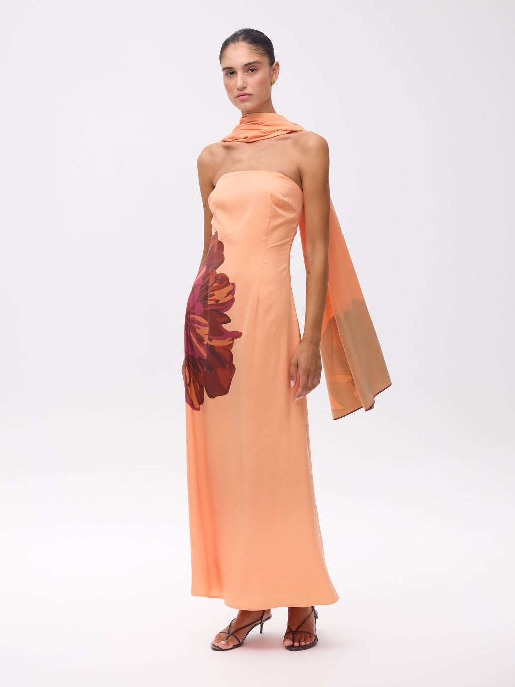 HELENA MAXI - Vestido palabra de honor maxi flor, perfecto para invitadas de boda y fiesta spring summer. MIOH es la marca que eligen las influencers de España para sus eventos, como bodas y fiestas