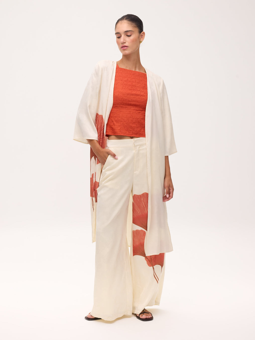 LEAR KAFTAN - Kaftán jacquard estampado Ginko, para invitadas de boda, fiesta y eventos de primvera y verano. MIOH es la marca que eligen las influencers de España para sus eventos, como bodas y fiestas