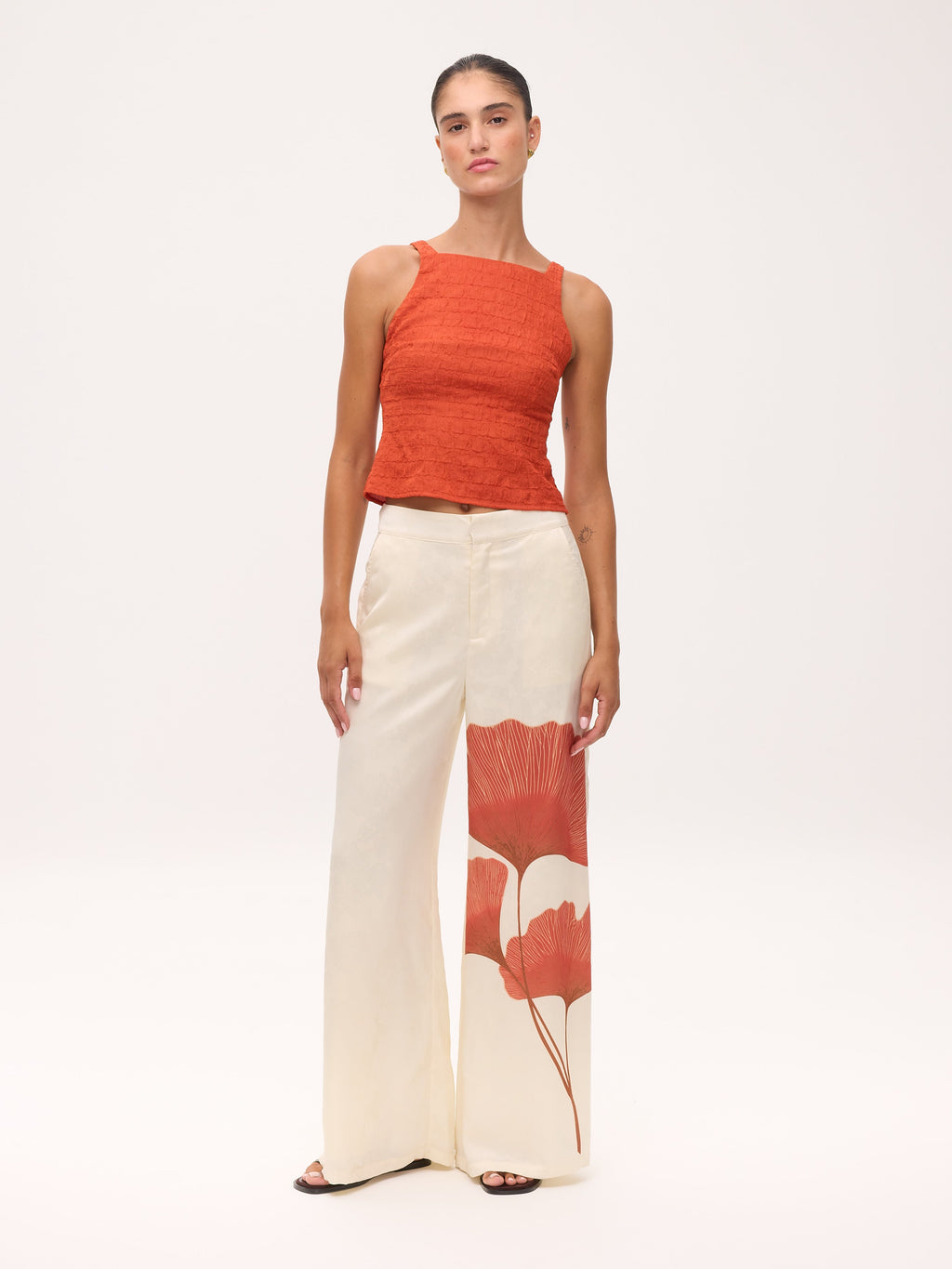 LEAR TOP - Top tirantes textura naranja, para invitadas de boda, fiesta y eventos de primvera y verano. MIOH es la marca española de vestidos de fiesta mas de moda, preferida por influencers y famosas de España
