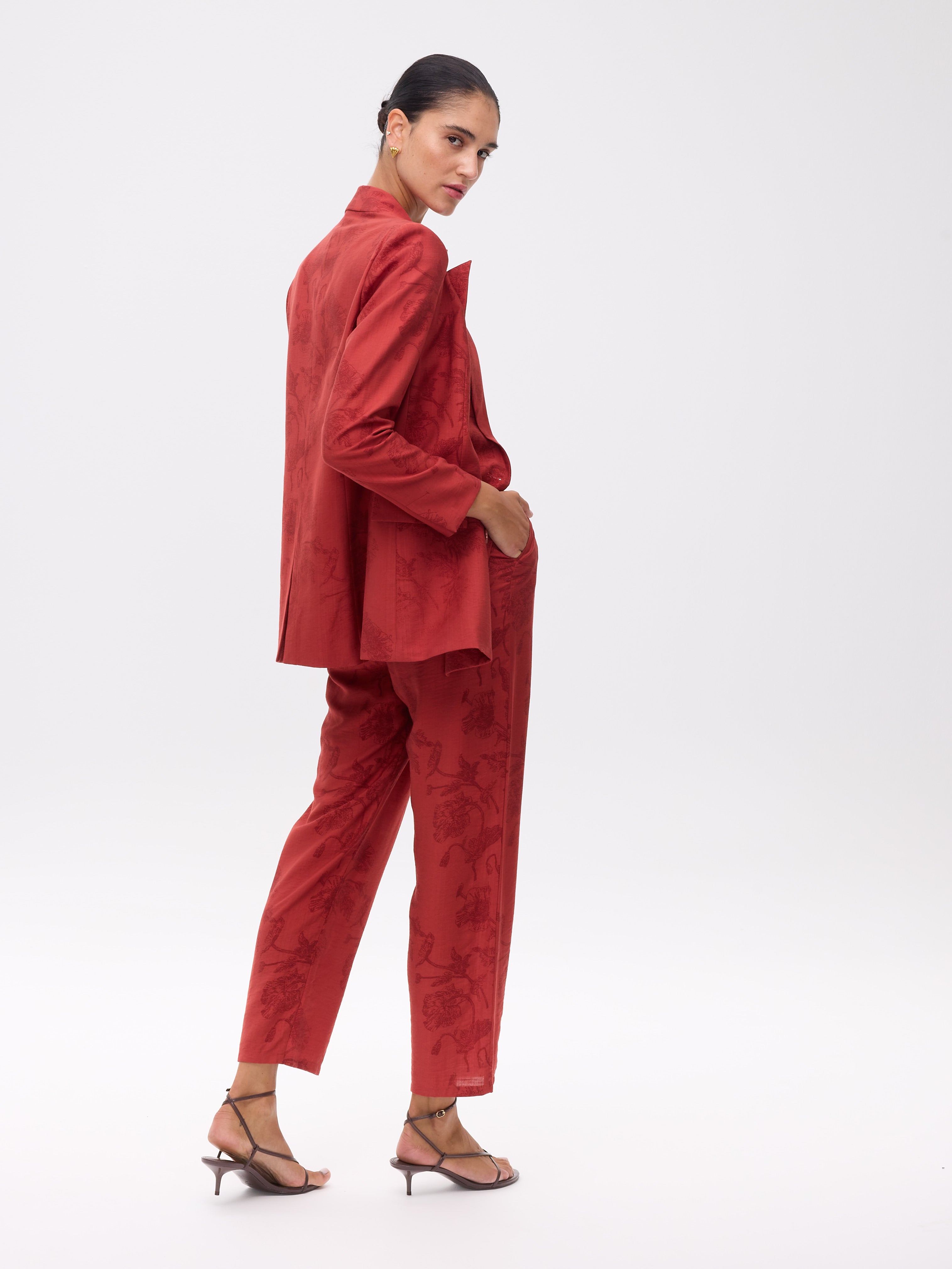 MONTESCO JACKET - Blazer cruzada con hombreras tela floral botánica, para ser la invitada de boda perfecta y fiesta esta primavera verano. MIOH es la marca que eligen las influencers de España para sus eventos, como bodas y fiestas